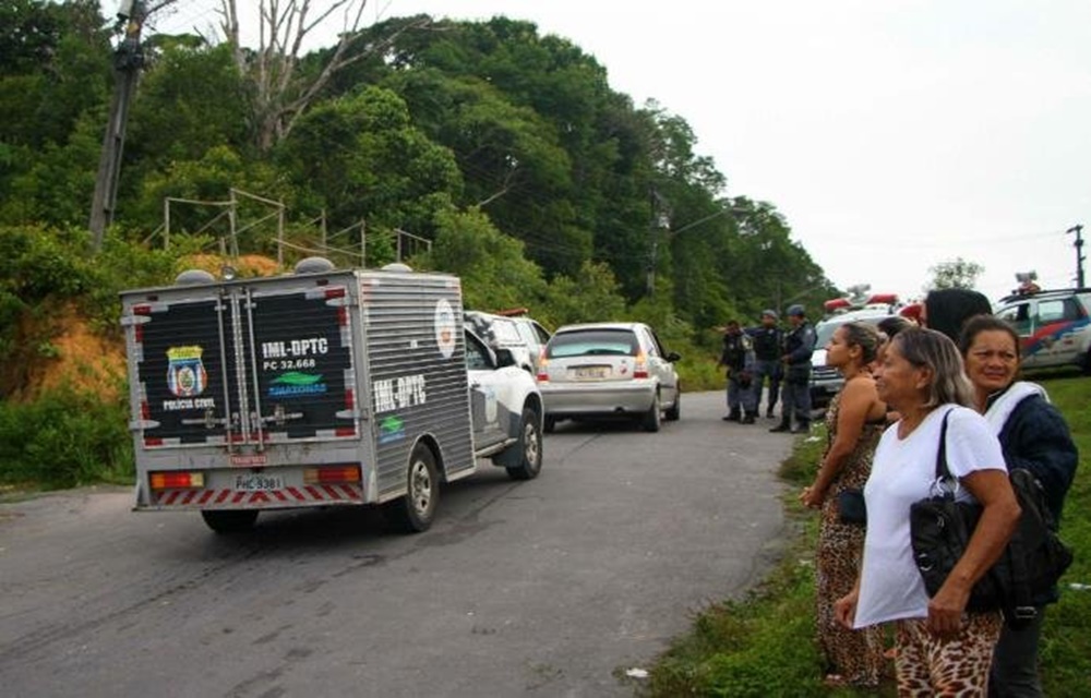 Ir para  <p>Chegou ao fim, ap&oacute;s mais de 17 horas, a rebeli&atilde;o no Complexo Penitenci&aacute;rio An&iacute;sio Jobim (Compaj), em Manaus (AM). As autoridades estaduais ainda n&atilde;o divulgaram...